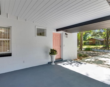 600 Nw 36th Drive - Photo Thumbnail 2