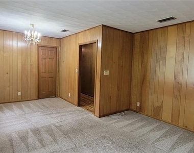 141 Se 59th Street - Photo Thumbnail 9