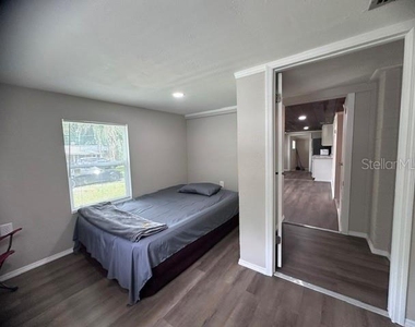 1215 Manor Drive - Photo Thumbnail 26
