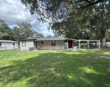 1215 Manor Drive - Photo Thumbnail 7