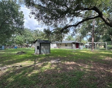 1215 Manor Drive - Photo Thumbnail 5