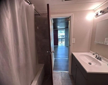 1215 Manor Drive - Photo Thumbnail 17