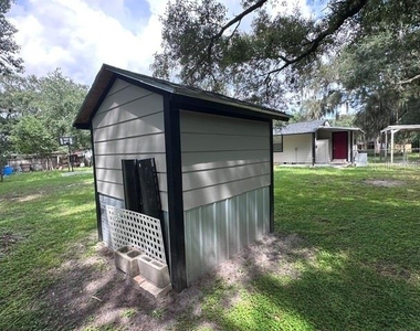 1215 Manor Drive - Photo Thumbnail 6
