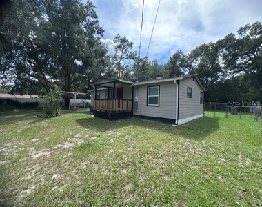 1215 Manor Drive - Photo Thumbnail 10