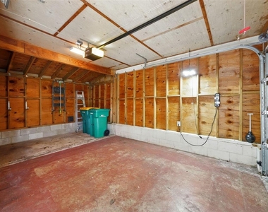 1426 Crestview Drive - Photo Thumbnail 28