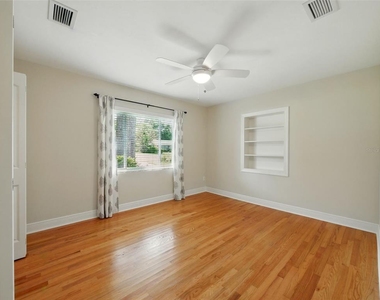 1426 Crestview Drive - Photo Thumbnail 12