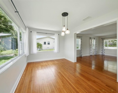 1426 Crestview Drive - Photo Thumbnail 6