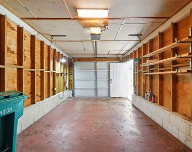 1426 Crestview Drive - Photo Thumbnail 29