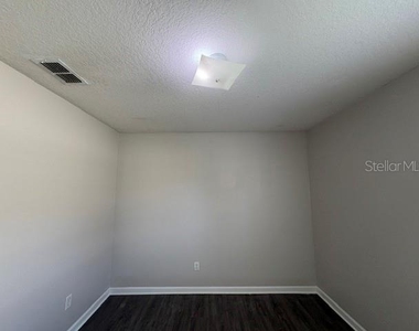 60 Plain View Drive - Photo Thumbnail 10