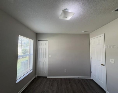 60 Plain View Drive - Photo Thumbnail 9