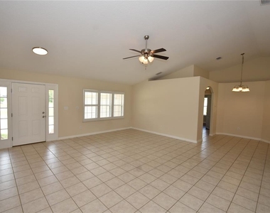 11 Zenith Court - Photo Thumbnail 2