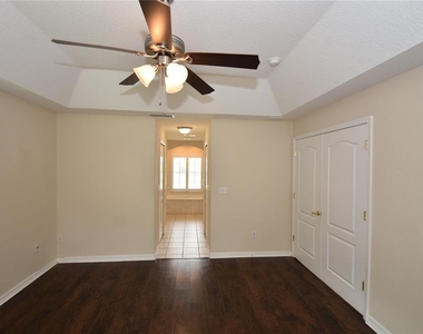 11 Zenith Court - Photo Thumbnail 9