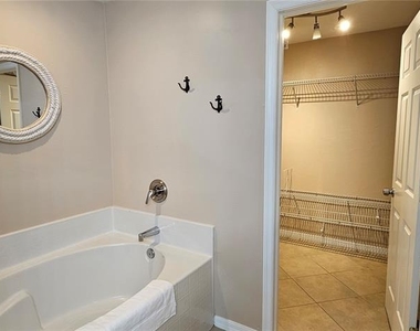 1923 Sw 26th Street - Photo Thumbnail 19