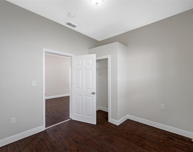 2118 W Palmetto Street - Photo Thumbnail 11