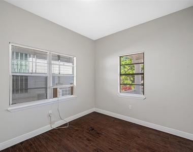 2118 W Palmetto Street - Photo Thumbnail 9