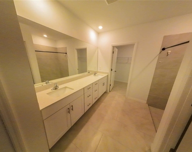 12442 Amber Waves Road - Photo Thumbnail 17
