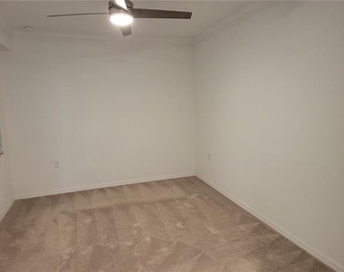 14051 Heritage Landing Boulevard - Photo Thumbnail 9