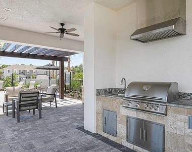 8520 Daybreak Street - Photo Thumbnail 15
