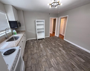 937 15th Street W - Photo Thumbnail 5