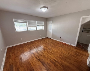 937 15th Street W - Photo Thumbnail 10