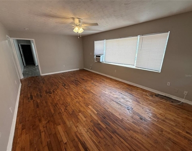 937 15th Street W - Photo Thumbnail 2