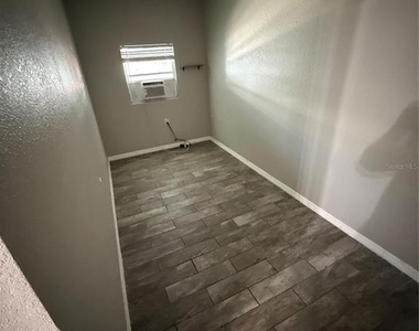 937 15th Street W - Photo Thumbnail 13
