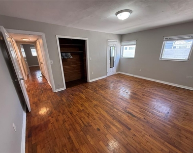 937 15th Street W - Photo Thumbnail 7