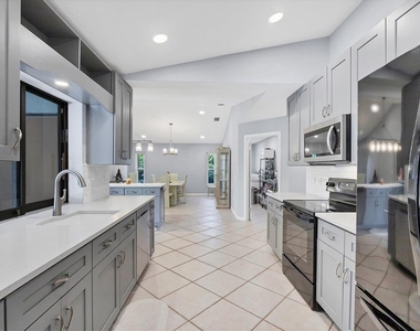 12411 Cole Avenue - Photo Thumbnail 13