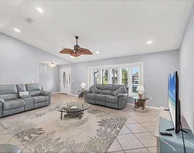 12411 Cole Avenue - Photo Thumbnail 8