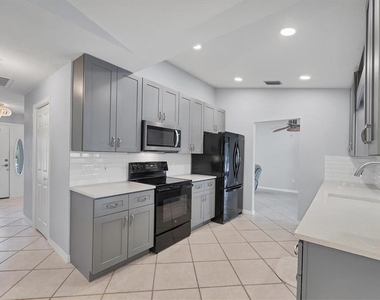 12411 Cole Avenue - Photo Thumbnail 11