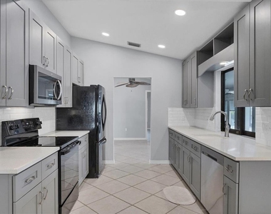 12411 Cole Avenue - Photo Thumbnail 12
