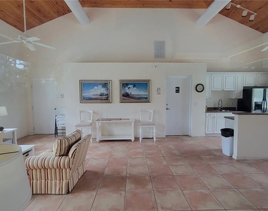 960 Lacosta Circle - Photo Thumbnail 15