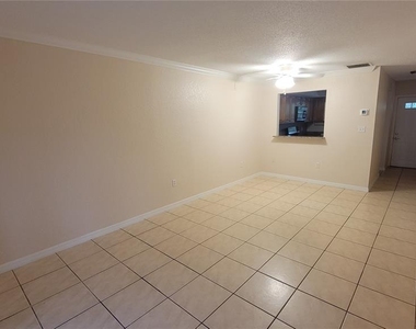 960 Lacosta Circle - Photo Thumbnail 2