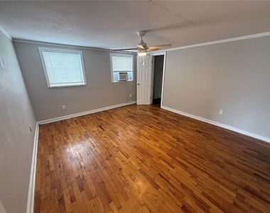 937 15th Street W - Photo Thumbnail 7