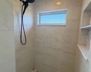 5828 Sandy Pointe Drive - Photo Thumbnail 39