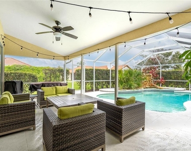 5828 Sandy Pointe Drive - Photo Thumbnail 13