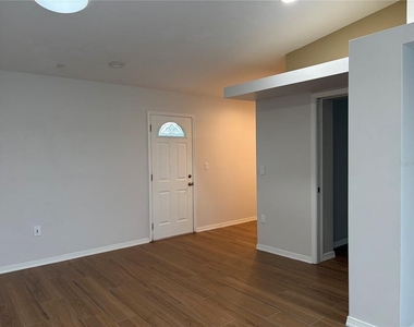 5828 Sandy Pointe Drive - Photo Thumbnail 21