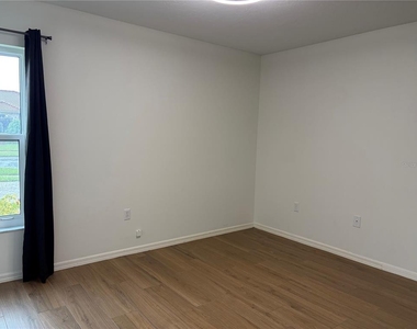 5828 Sandy Pointe Drive - Photo Thumbnail 17