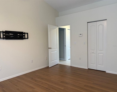 5828 Sandy Pointe Drive - Photo Thumbnail 35