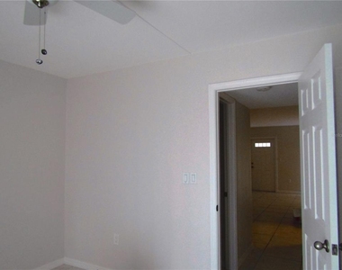 7304 W Country Club Drive N - Photo Thumbnail 17