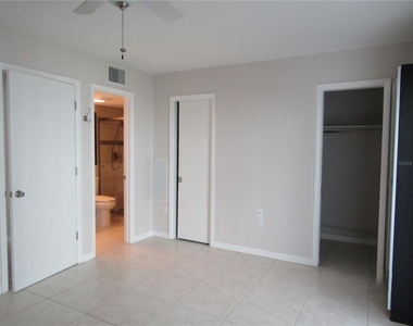 7304 W Country Club Drive N - Photo Thumbnail 6