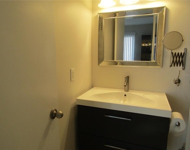 7304 W Country Club Drive N - Photo Thumbnail 5
