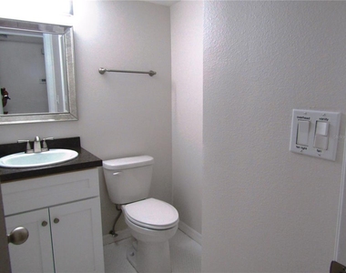 7304 W Country Club Drive N - Photo Thumbnail 15