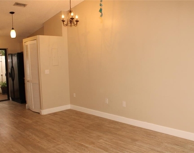 2903 62nd Street W - Photo Thumbnail 6