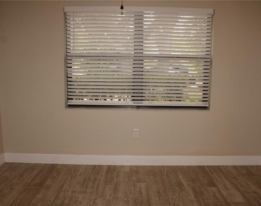 2903 62nd Street W - Photo Thumbnail 12