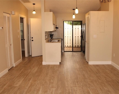 2903 62nd Street W - Photo Thumbnail 5