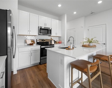 2500 Everson Street - Photo Thumbnail 6