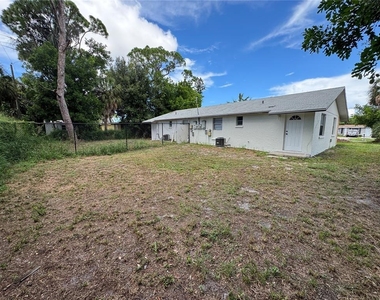312 60th Avenue Drive W - Photo Thumbnail 3