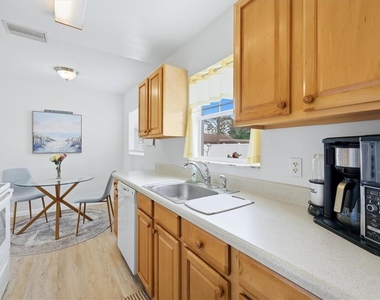 723 S Brink Avenue - Photo Thumbnail 10