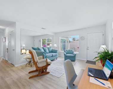 723 S Brink Avenue - Photo Thumbnail 5